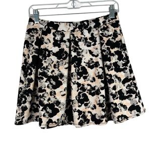 Joe B Mini Skirt Juniors L Black Peach White Pleated Skater Stretch Floral